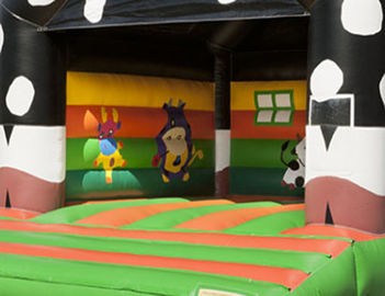 Customized 6.6*5.0*5.7m Black Cows Inflatable Bouncy Castle With EN71 Digital Printing